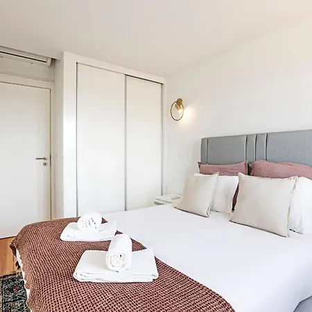 Modern Cativo Apartment By Lovelystay Porto Exterior photo