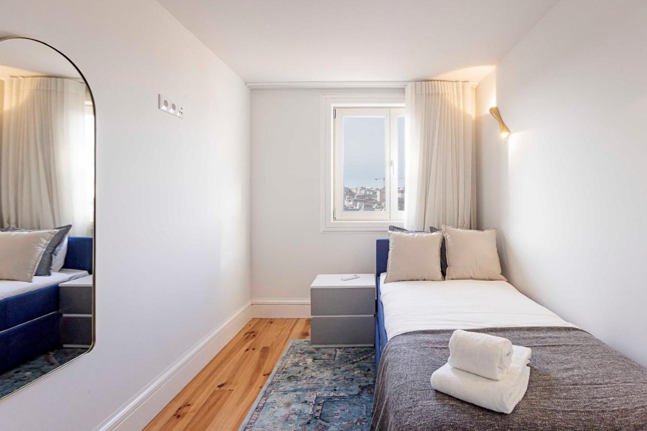 Modern Cativo By Lovelystay *